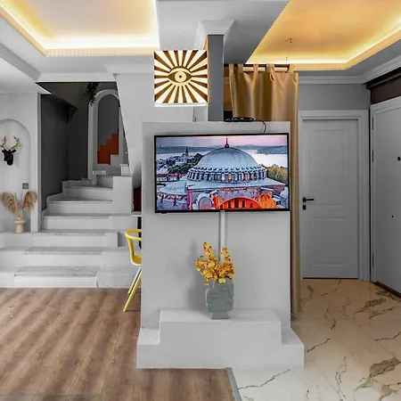 Luxury 1br Duplex With Terrace & Office In Tomtom Lägenhet *