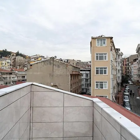 Luxury 1br Duplex With Terrace & Office In Tomtom 이스탄불