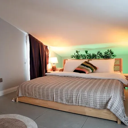 Luxury 1br Duplex With Terrace & Office In Tomtom * Istanbulská provincie