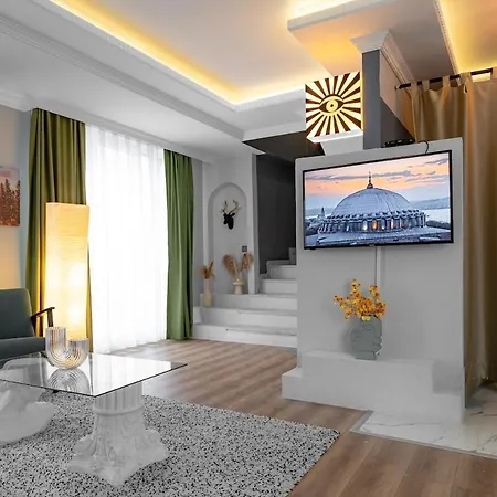 Luxury 1br Duplex With Terrace & Office In Tomtom